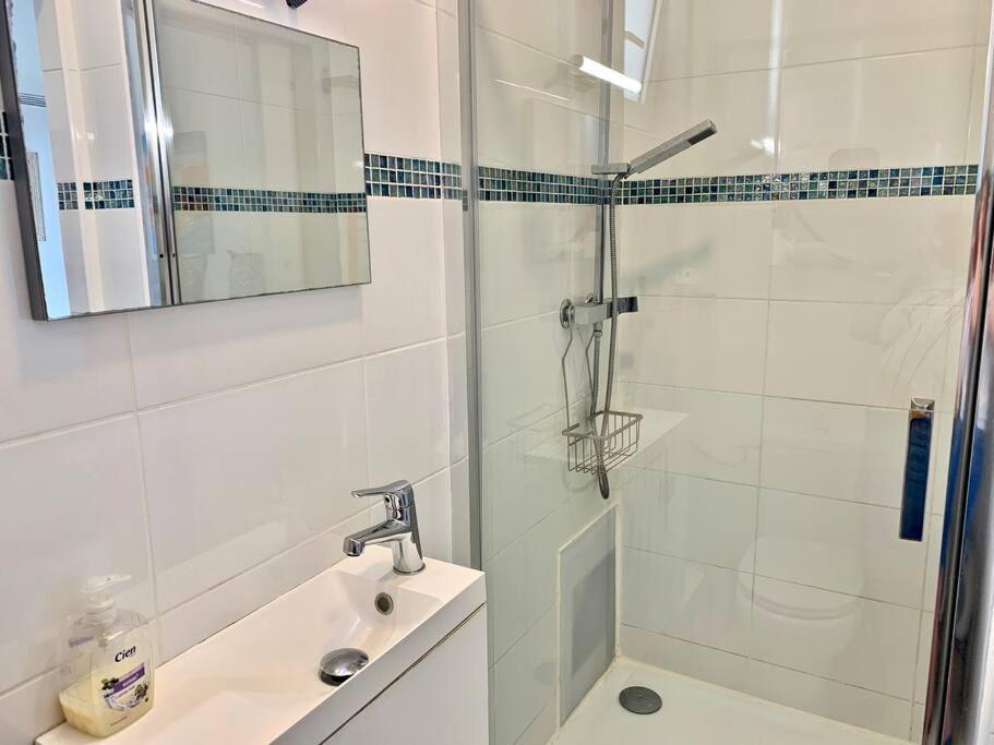 Blue Summer Vibes Mini Studio For Two, Ac, Parking, Beach At 50M, Spa Access -2 لا سيوتا المظهر الخارجي الصورة